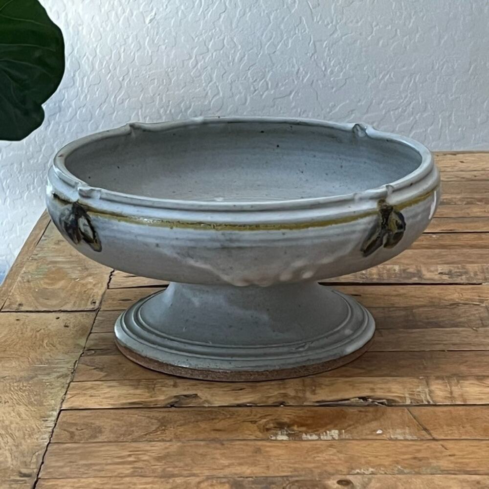 Art Studio Pottery Footed Centerpiece Bowl 5.5" Gray Speckled Signed Stoneware - Picture 14 of 15